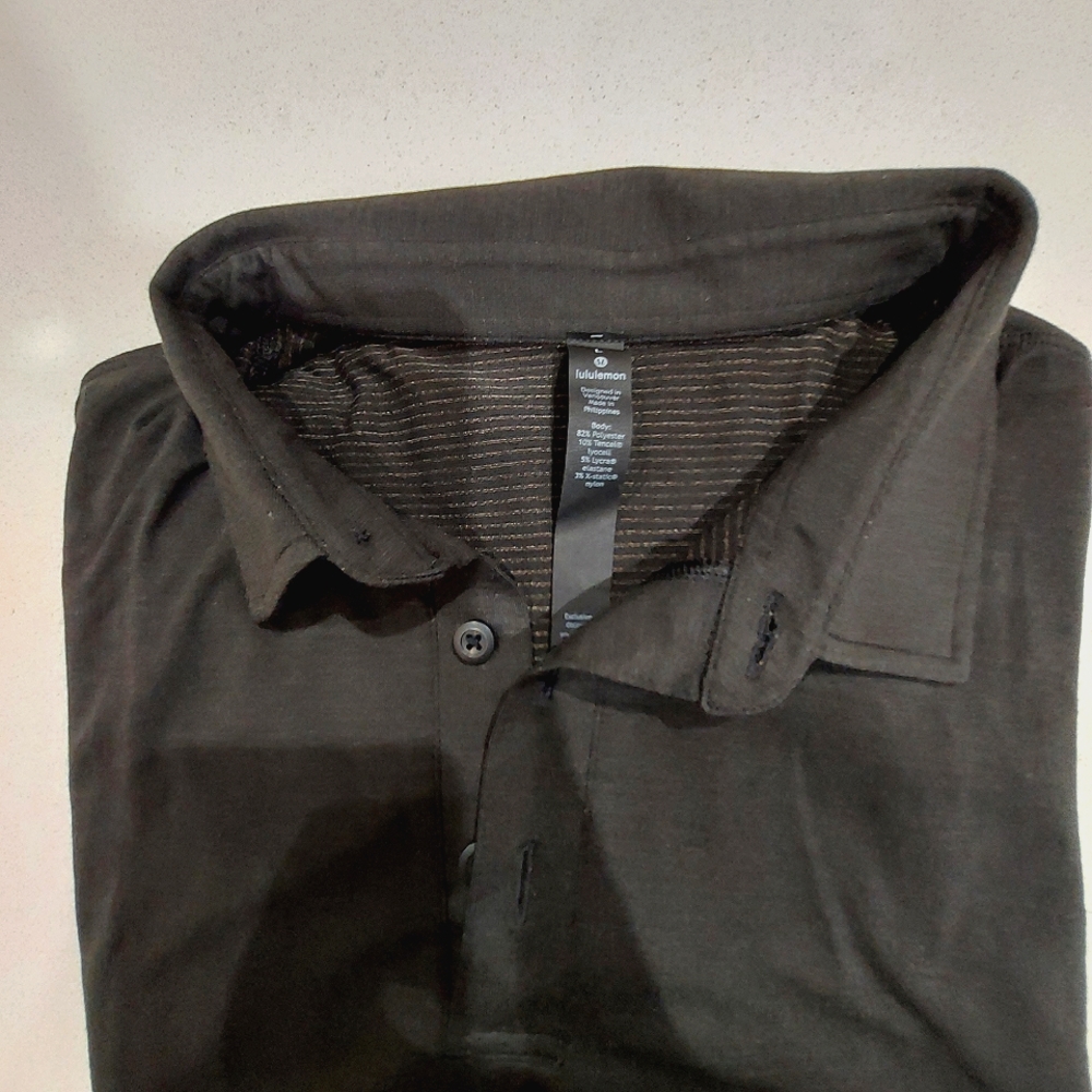 Lululemon Mens polo (L)